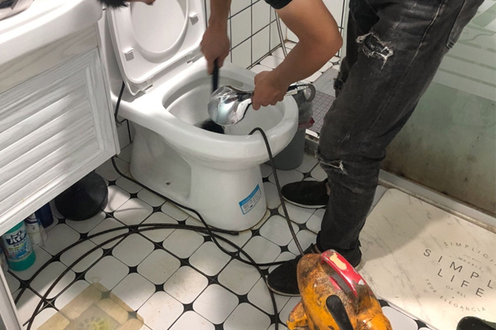 五常马桶堵塞自己疏通还是找师傅?专业上门服务让你省时更省心